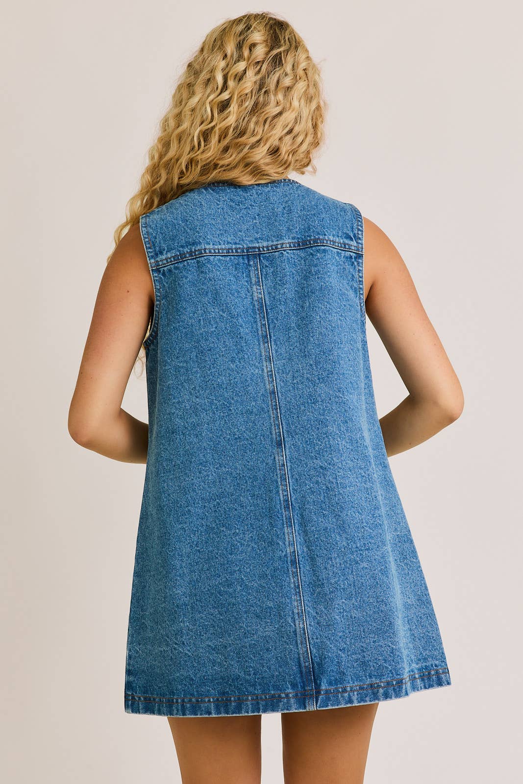 SLEEVELESS ROUND NECK BUTTON DOWN DENIM MINI DRESS