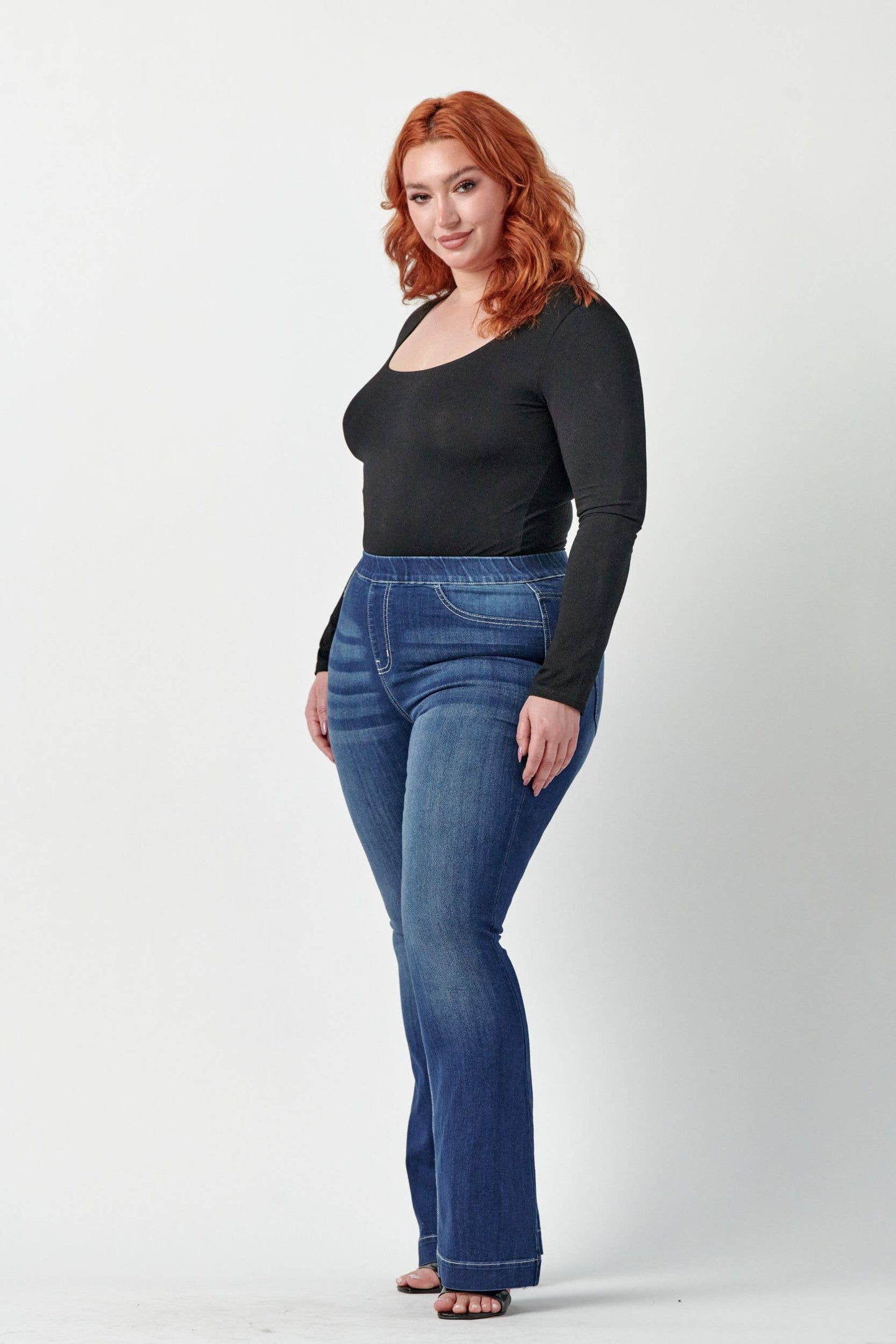 Plus Mid Rise Dark Flare Jegging