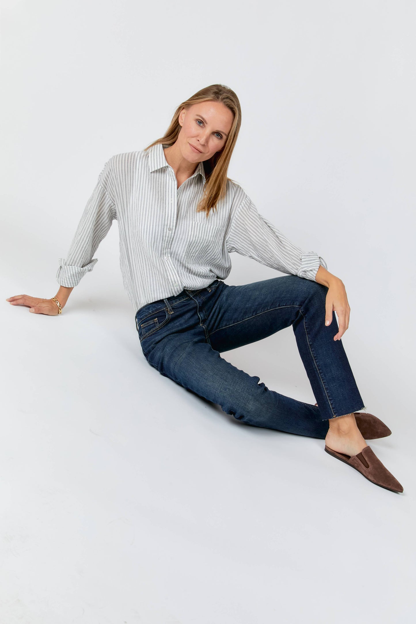 Oliver Logan Crosby Mid Rise Relaxed Taper Jean