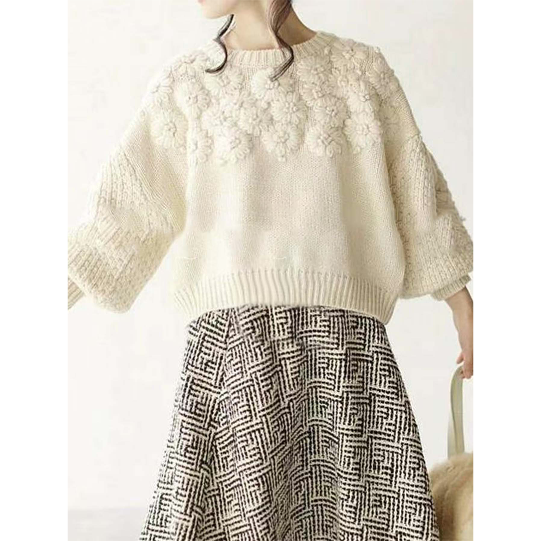 Crew Neck Embroidered Daisy Pullover Knit Sweater
