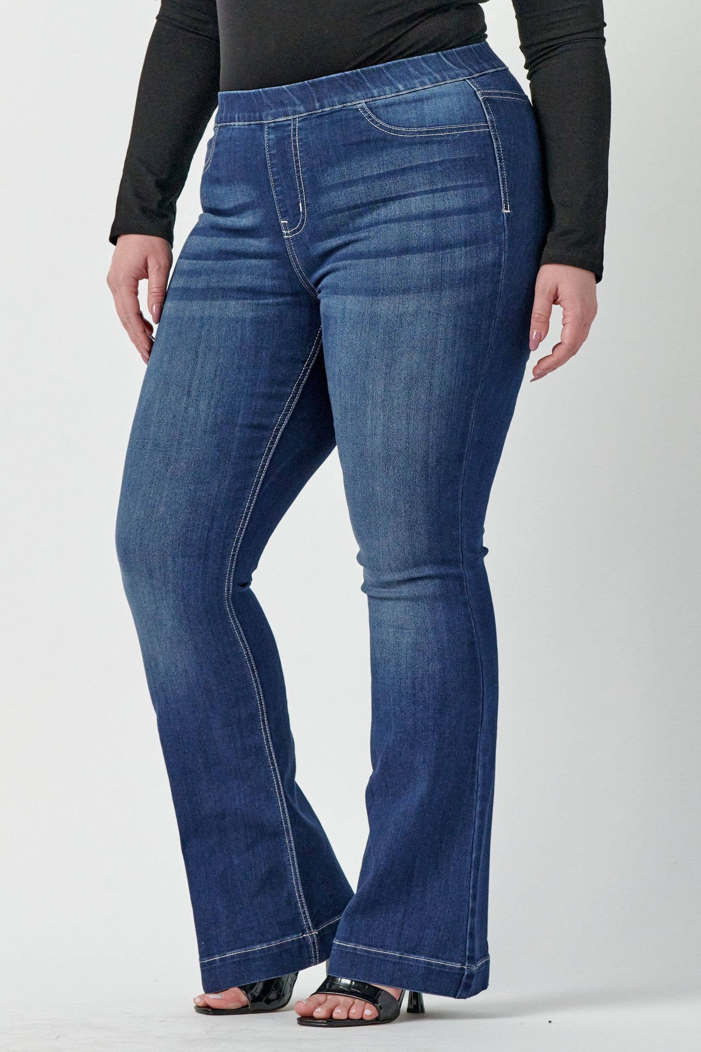 Plus Mid Rise Dark Flare Jegging