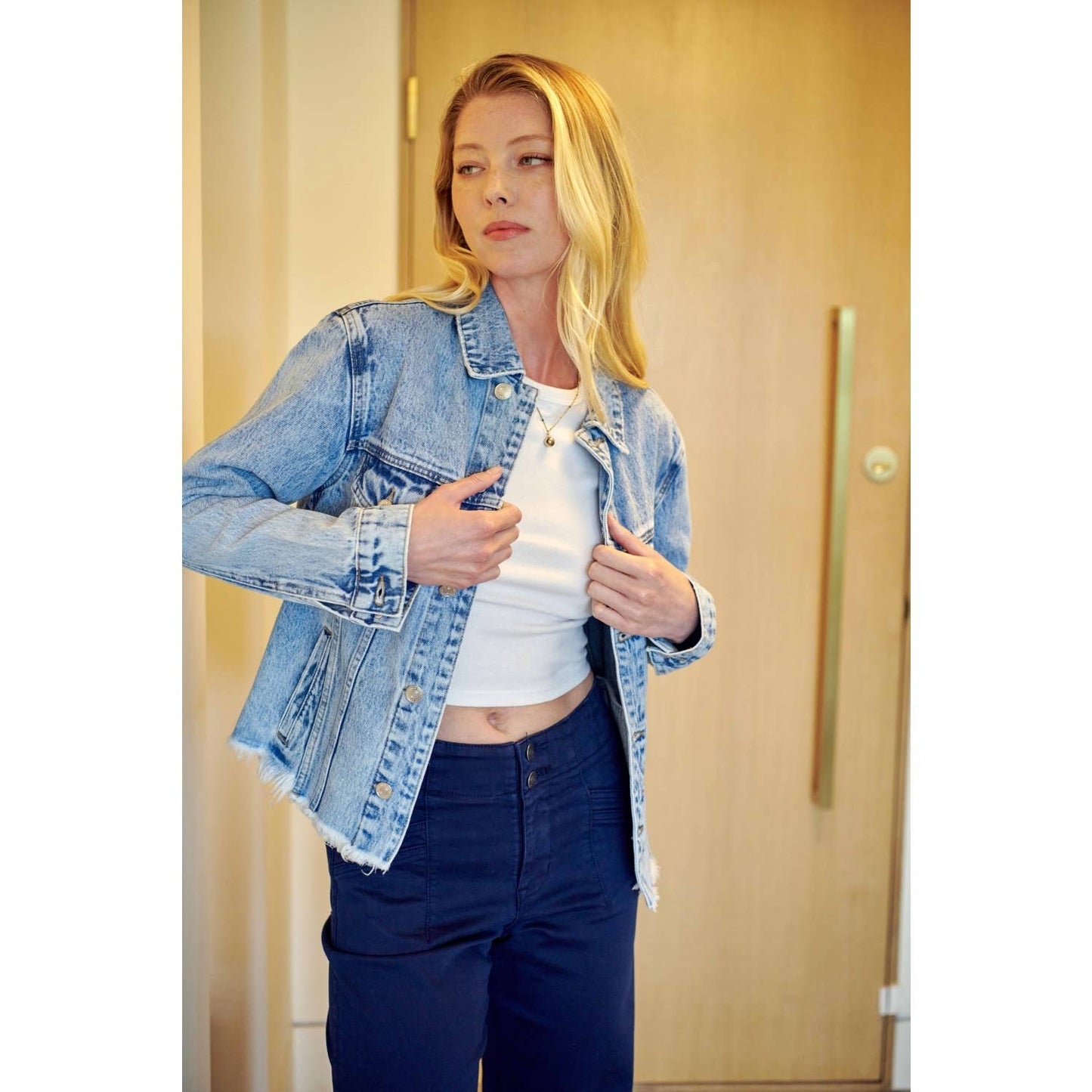 MEDIUM WASH OVERSIZED JACKET