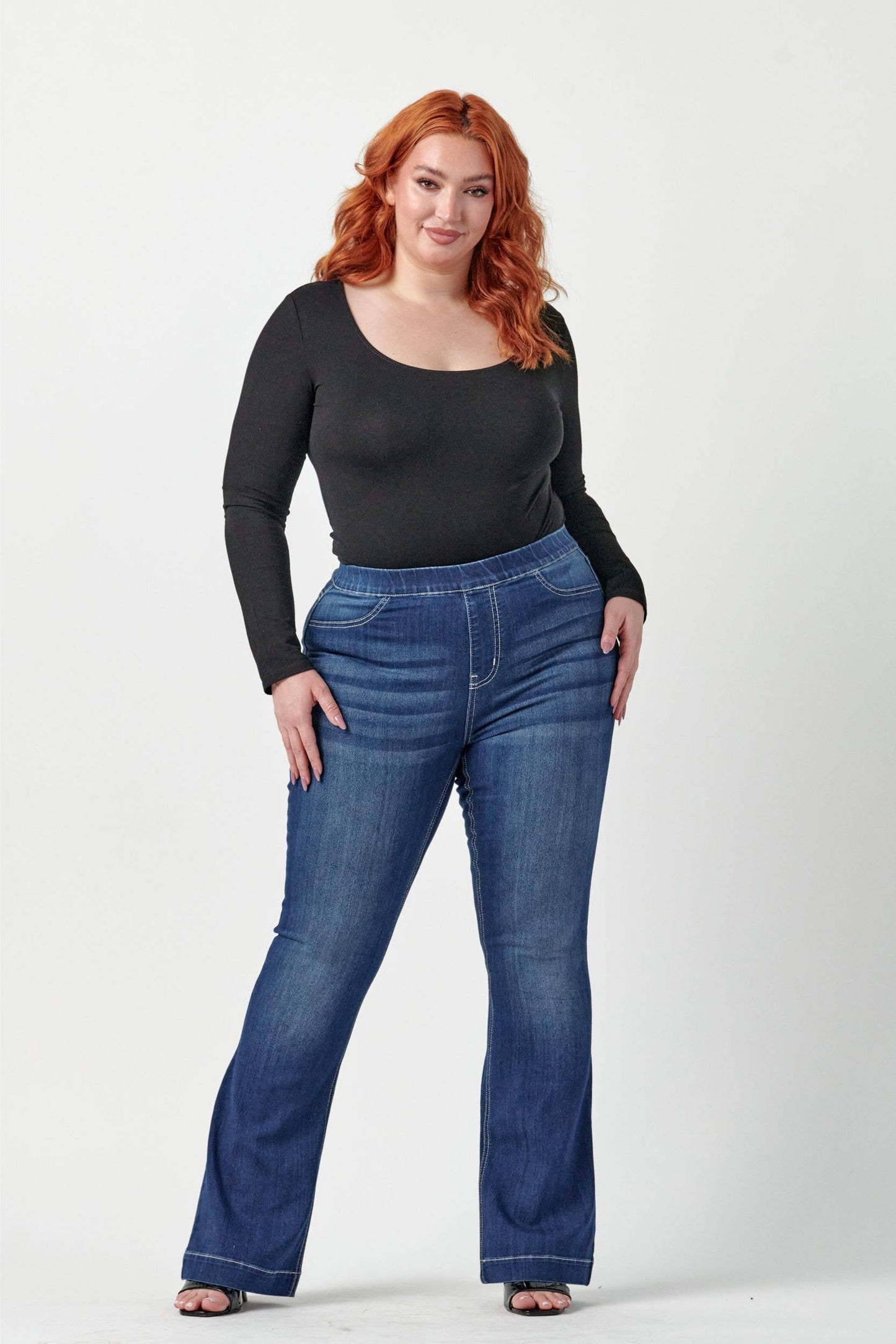 Plus Mid Rise Dark Flare Jegging