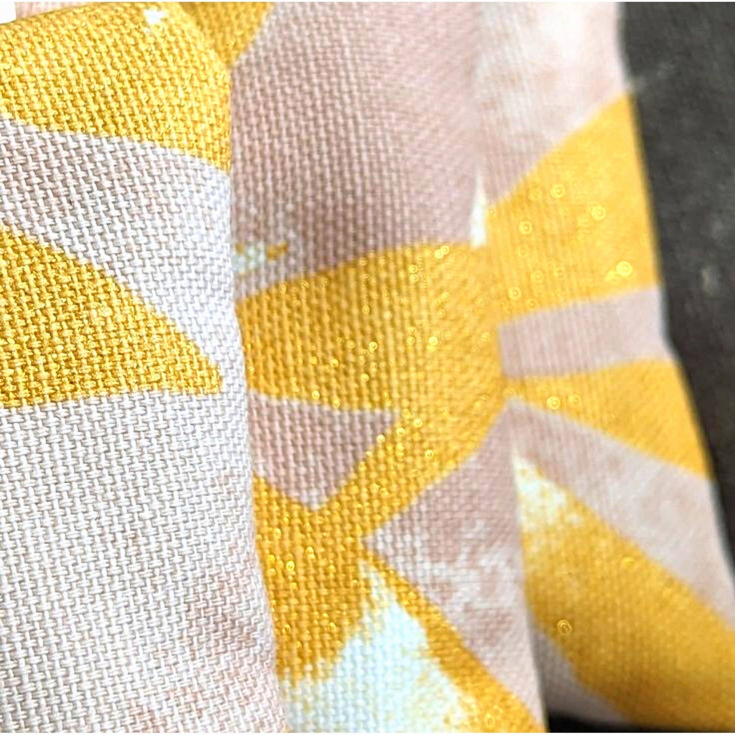 Weighted Aromatherapy Eye Pillow ∙ Golden Leaf