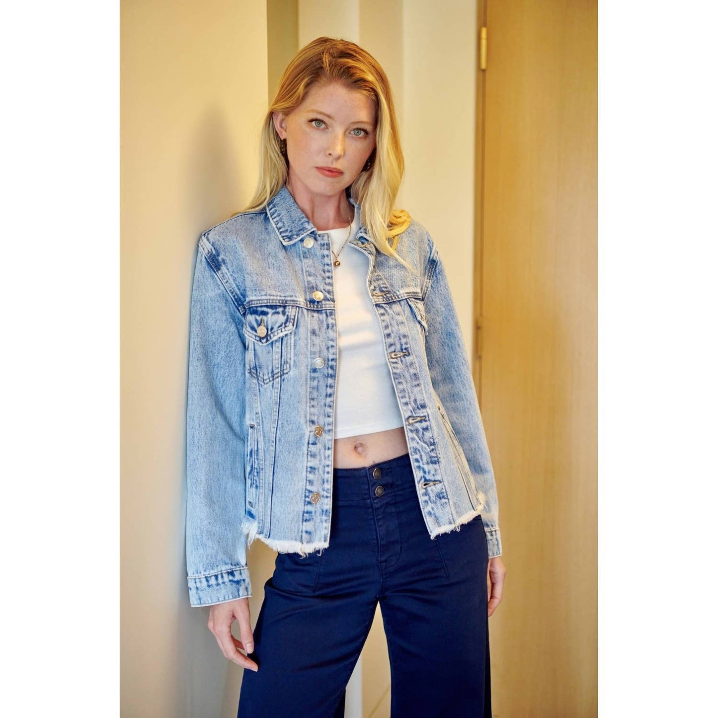 MEDIUM WASH OVERSIZED JACKET
