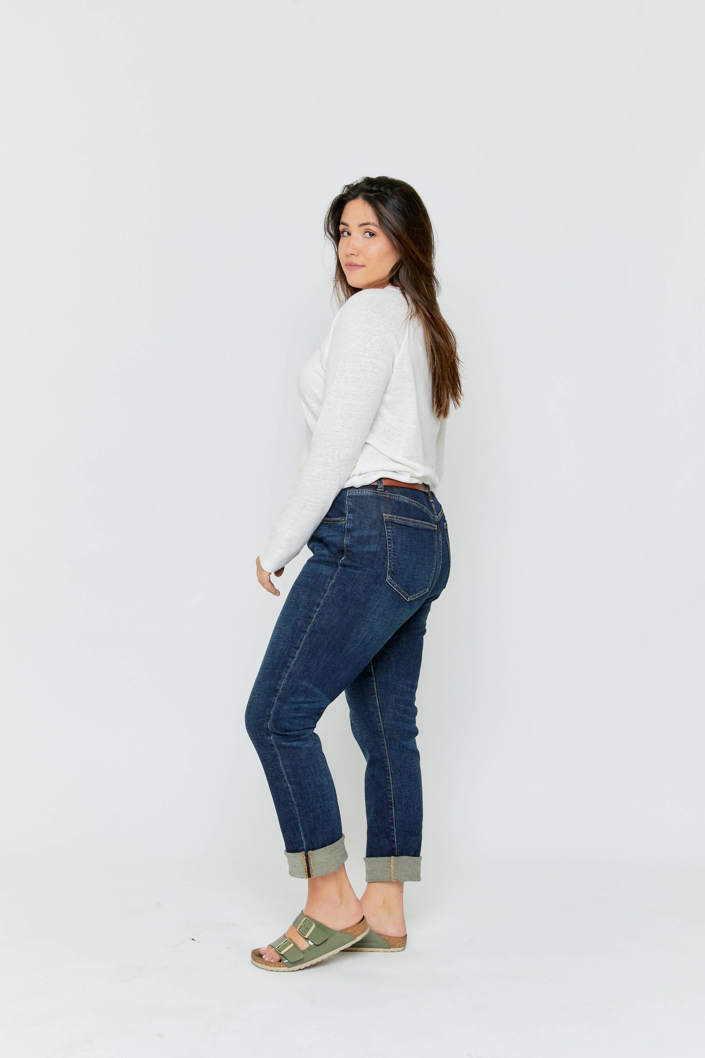 Oliver Logan Crosby Mid Rise Relaxed Taper Jean