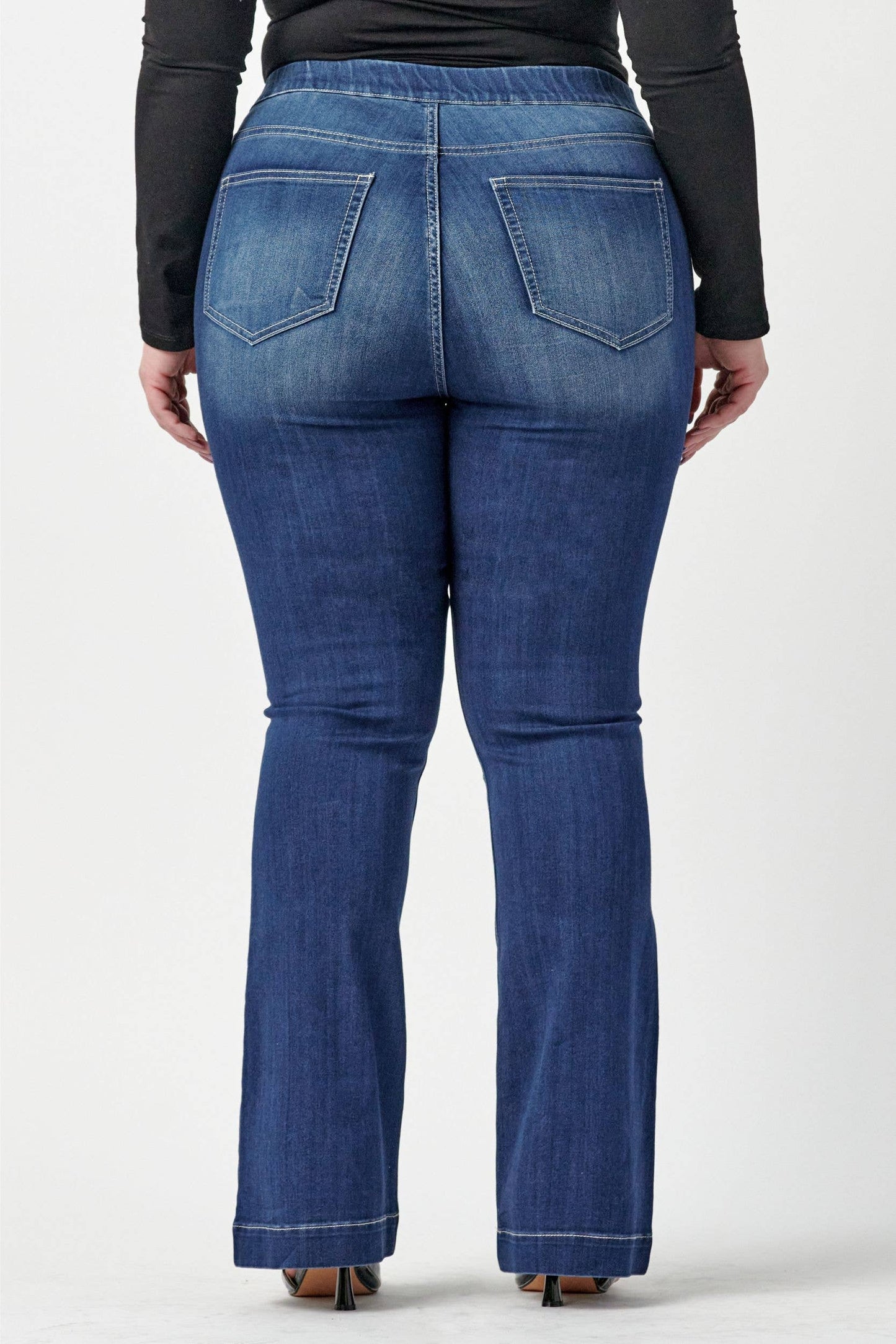 Plus Mid Rise Dark Flare Jegging